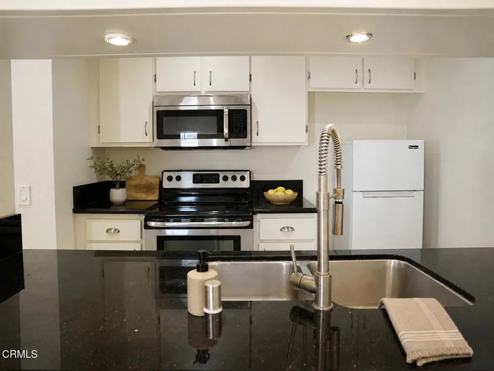 28835 Oakpath Drive Agoura Hills, CA 91301