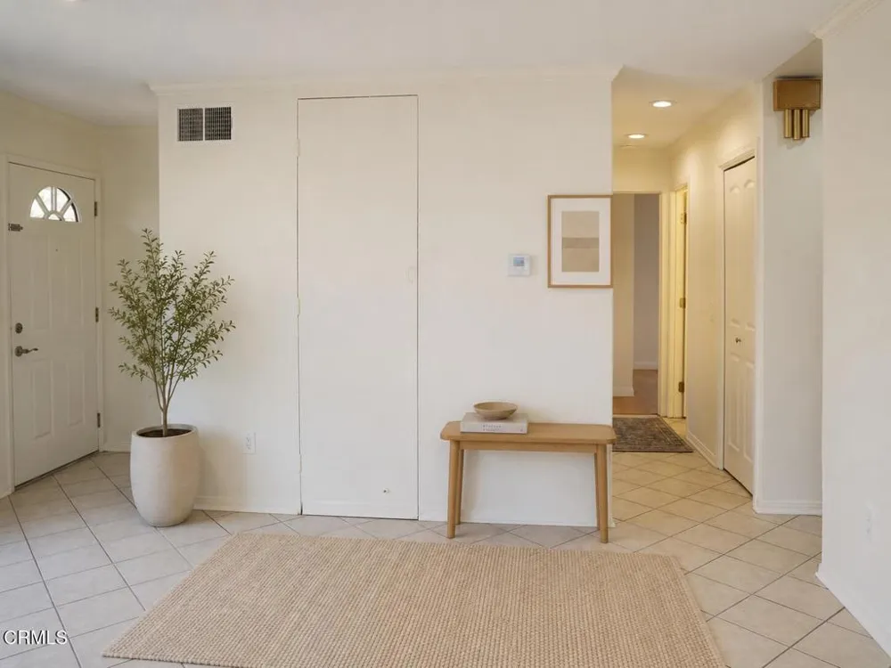 28835 Oakpath Drive Agoura Hills, CA 91301