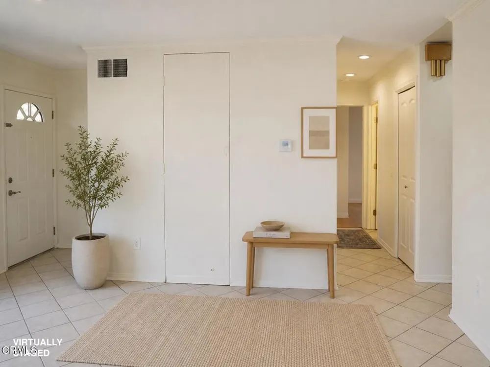 28835 Oakpath Drive Agoura Hills, CA 91301