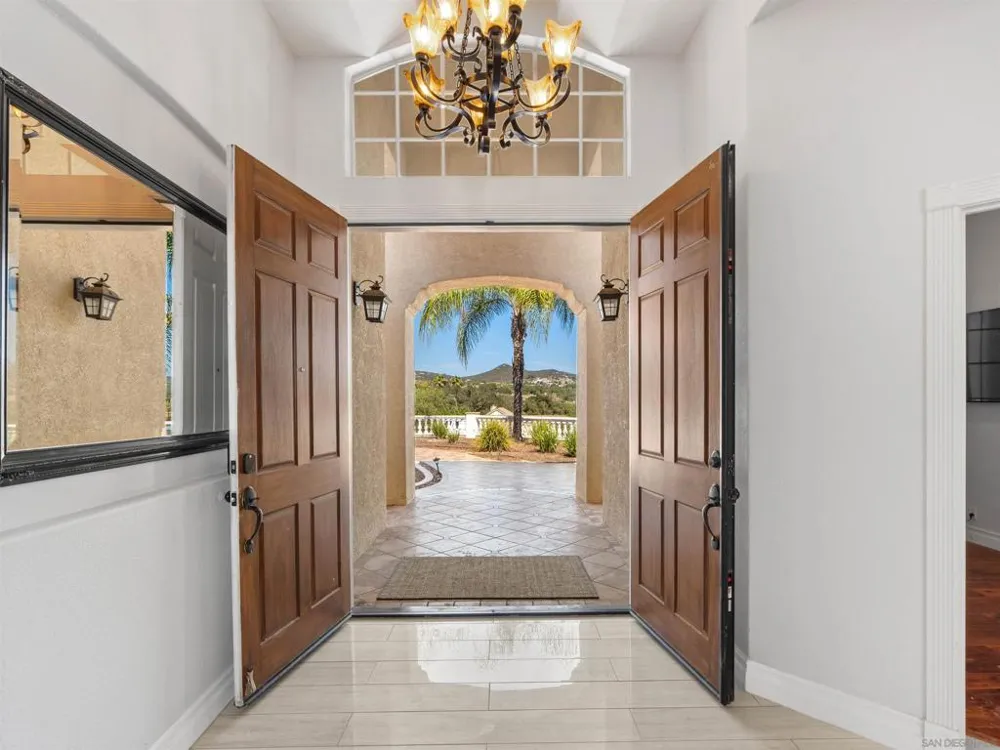 15043 Saddle Creek Drive Valley Center, CA 92082
