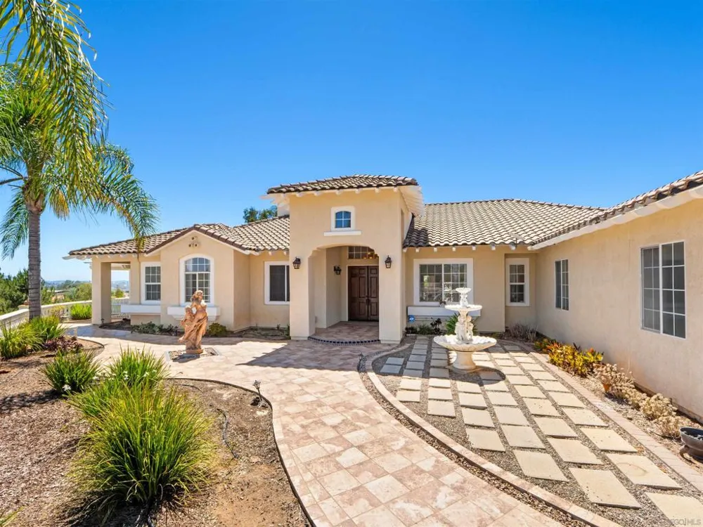 15043 Saddle Creek Drive Valley Center, CA 92082