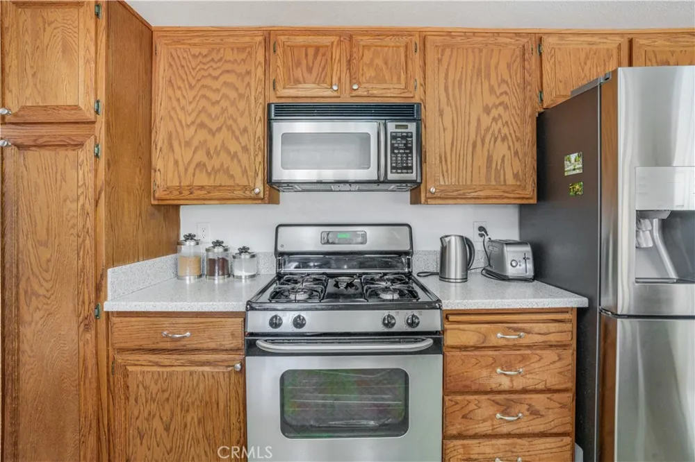 2102 Redrock Ct Palmdale, CA 93551