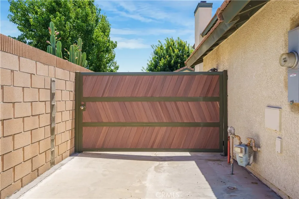2102 Redrock Ct Palmdale, CA 93551