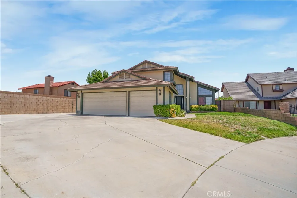 2102 Redrock Ct Palmdale, CA 93551