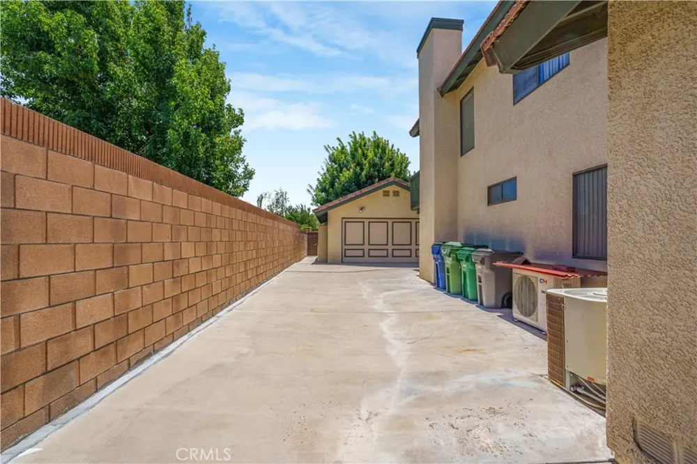 2102 Redrock Ct Palmdale, CA 93551