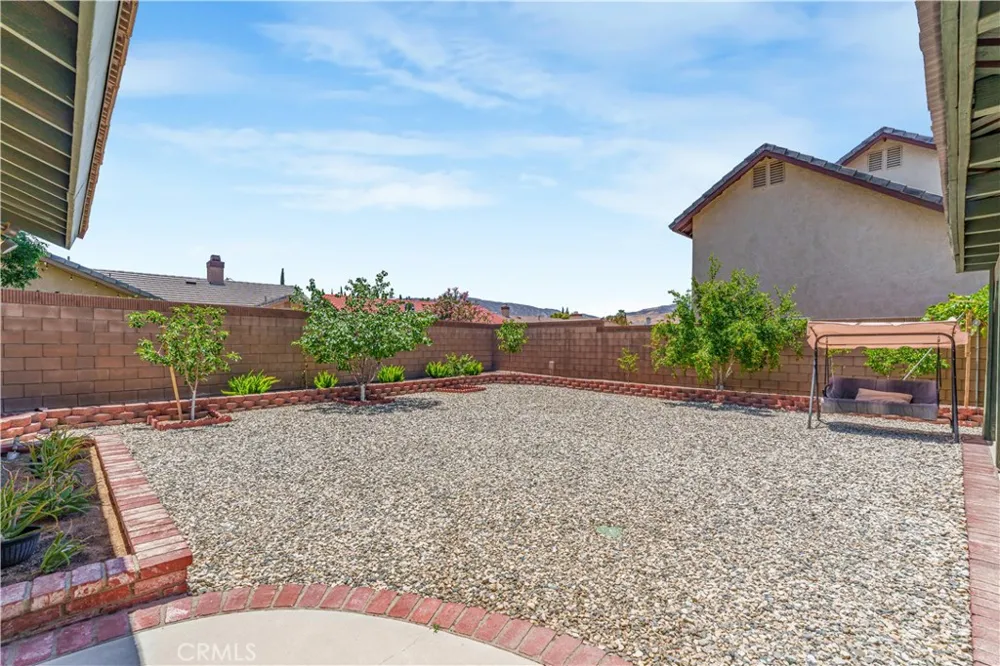 2102 Redrock Ct Palmdale, CA 93551