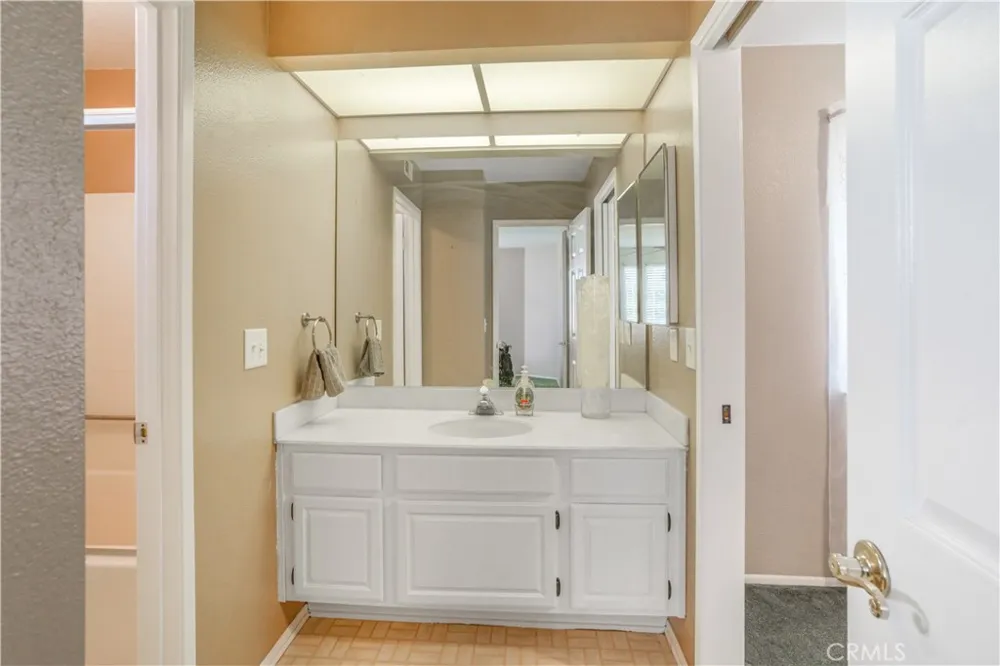 2102 Redrock Ct Palmdale, CA 93551