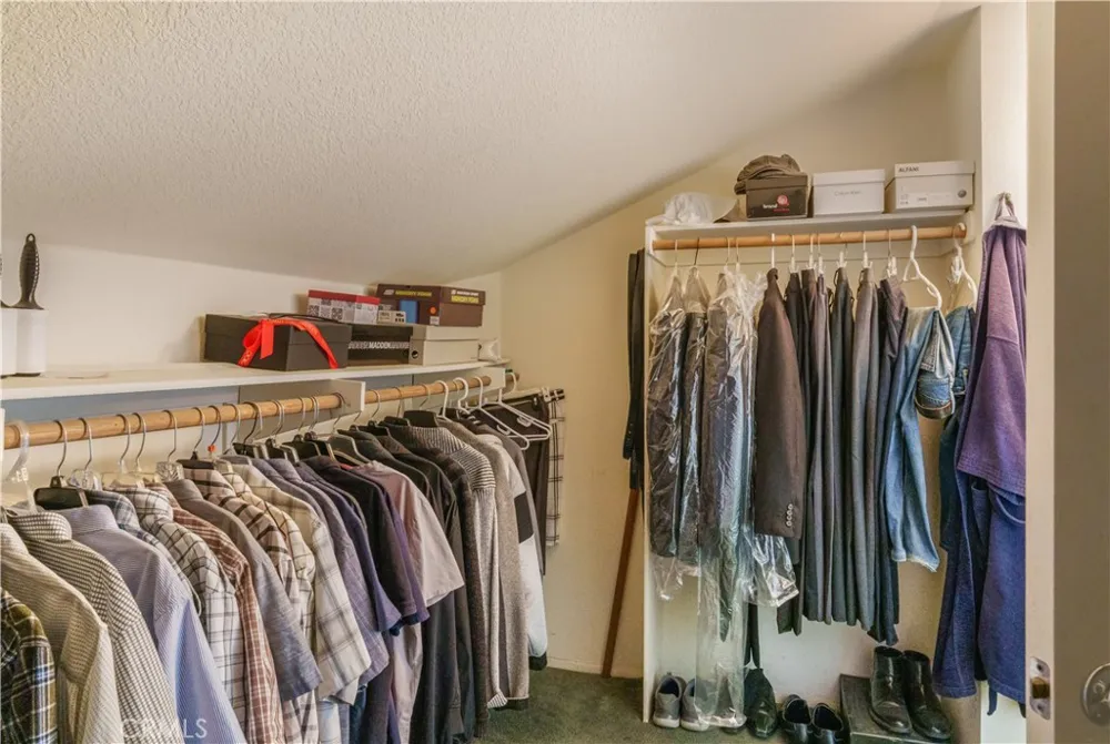 2102 Redrock Ct Palmdale, CA 93551