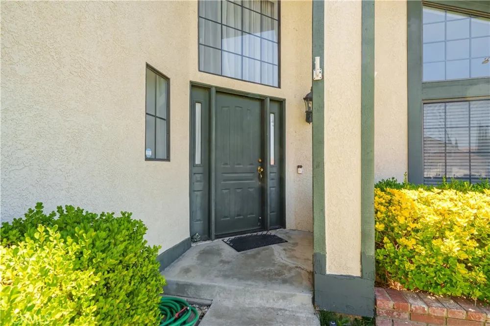 2102 Redrock Ct Palmdale, CA 93551