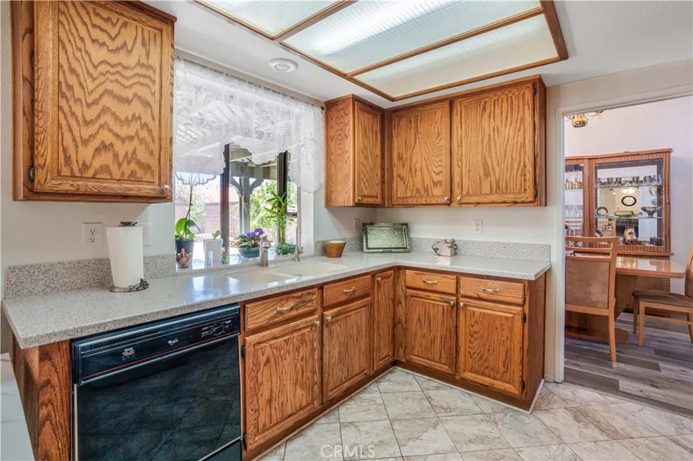 2102 Redrock Ct Palmdale, CA 93551