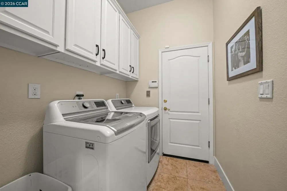 110 Forest Hill Dr Clayton, CA 94517