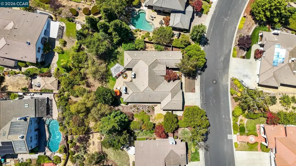 110 Forest Hill Dr Clayton, CA 94517