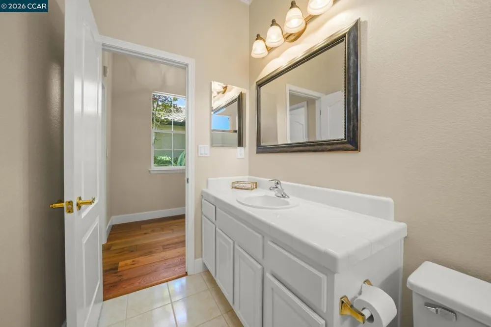 110 Forest Hill Dr Clayton, CA 94517