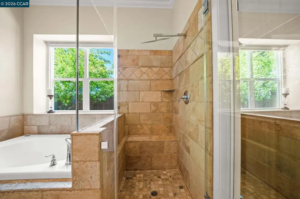 110 Forest Hill Dr Clayton, CA 94517