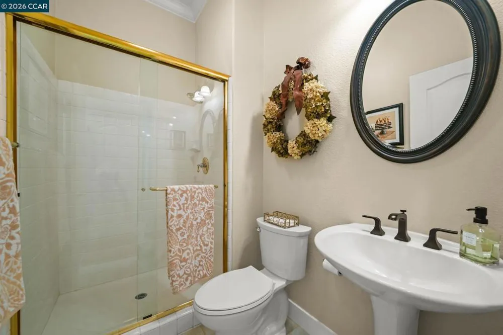 110 Forest Hill Dr Clayton, CA 94517