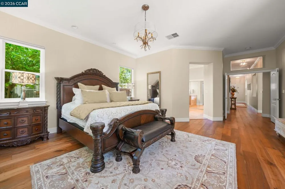 110 Forest Hill Dr Clayton, CA 94517