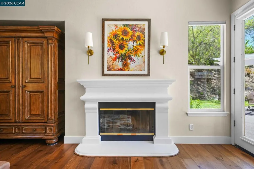 110 Forest Hill Dr Clayton, CA 94517