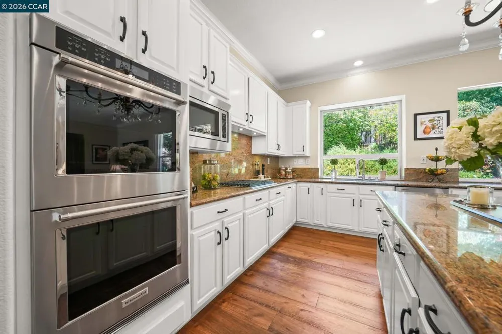 110 Forest Hill Dr Clayton, CA 94517
