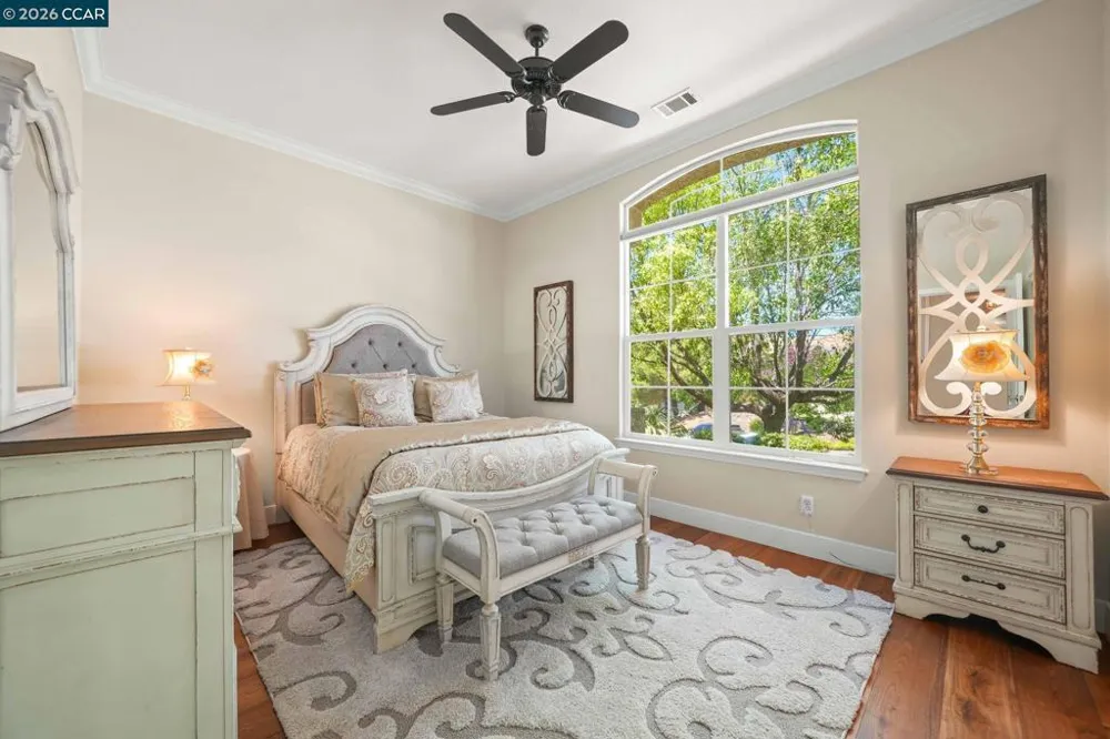 110 Forest Hill Dr Clayton, CA 94517