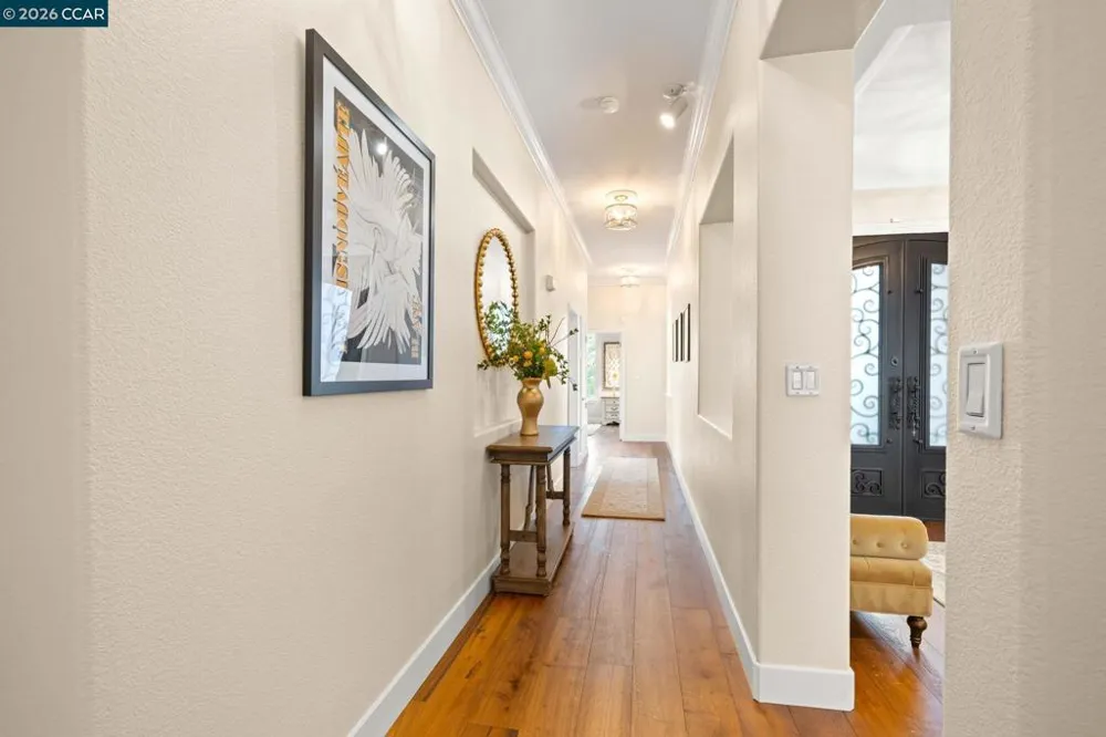 110 Forest Hill Dr Clayton, CA 94517