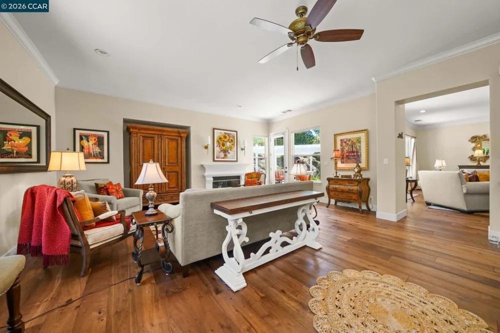 110 Forest Hill Dr Clayton, CA 94517
