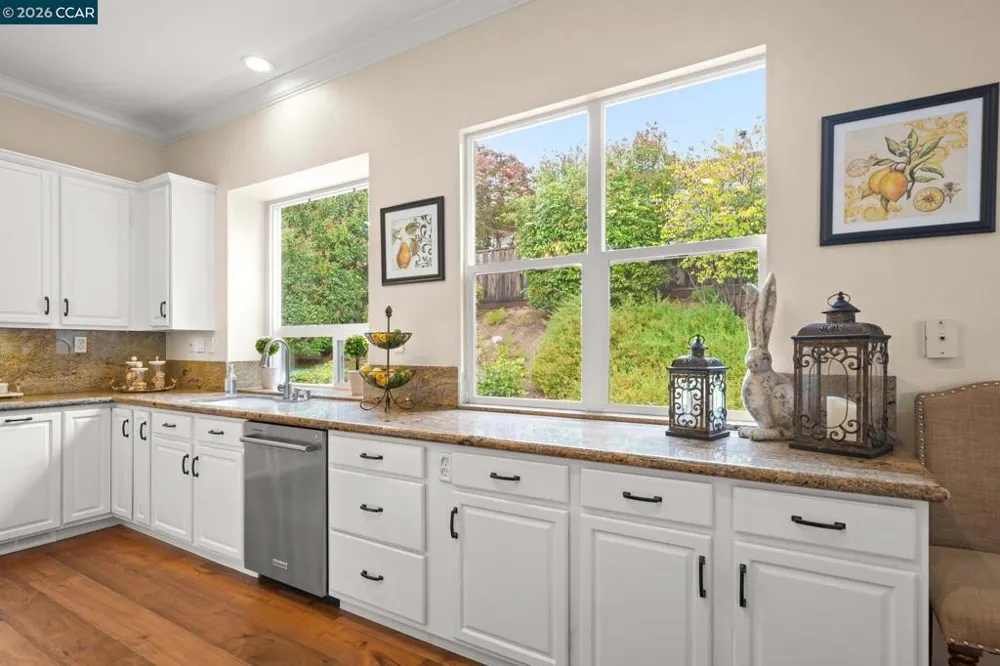 110 Forest Hill Dr Clayton, CA 94517