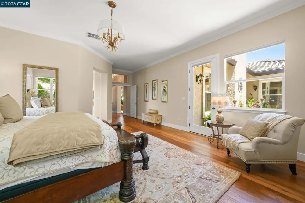 110 Forest Hill Dr Clayton, CA 94517