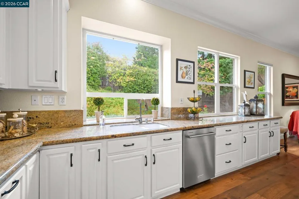 110 Forest Hill Dr Clayton, CA 94517