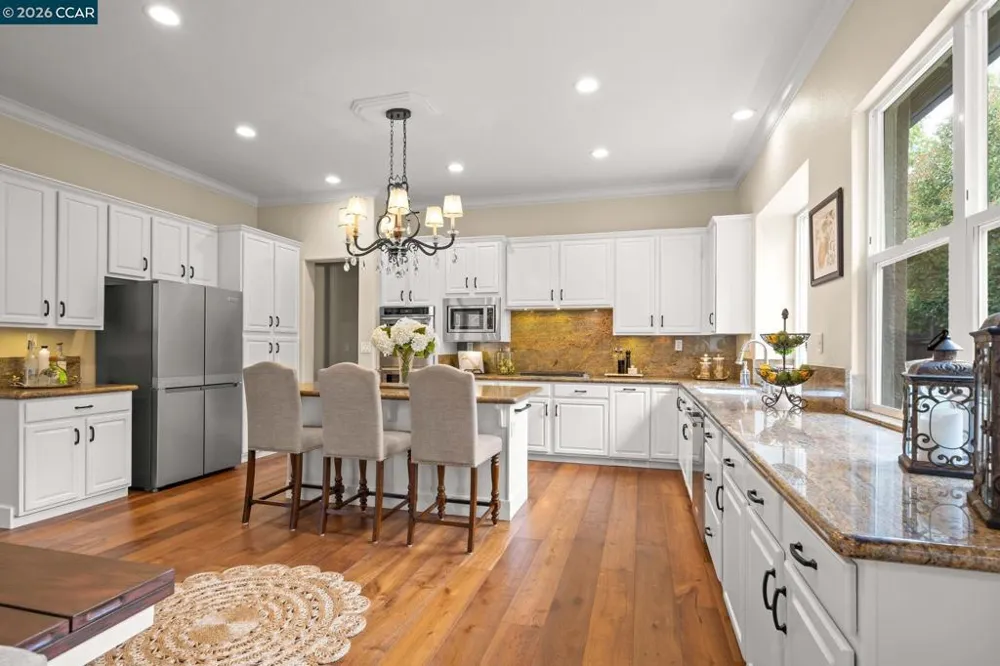110 Forest Hill Dr Clayton, CA 94517