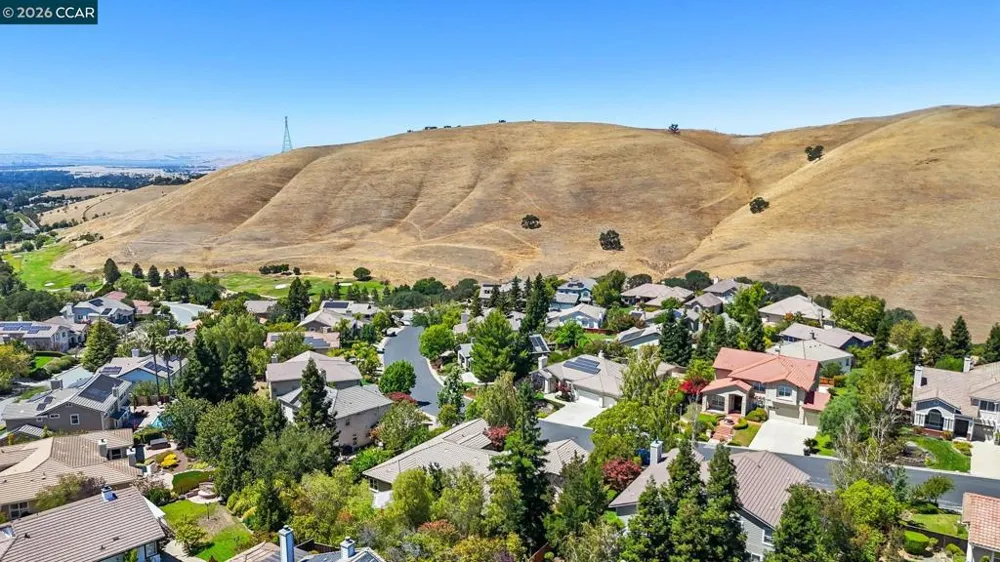 110 Forest Hill Dr Clayton, CA 94517