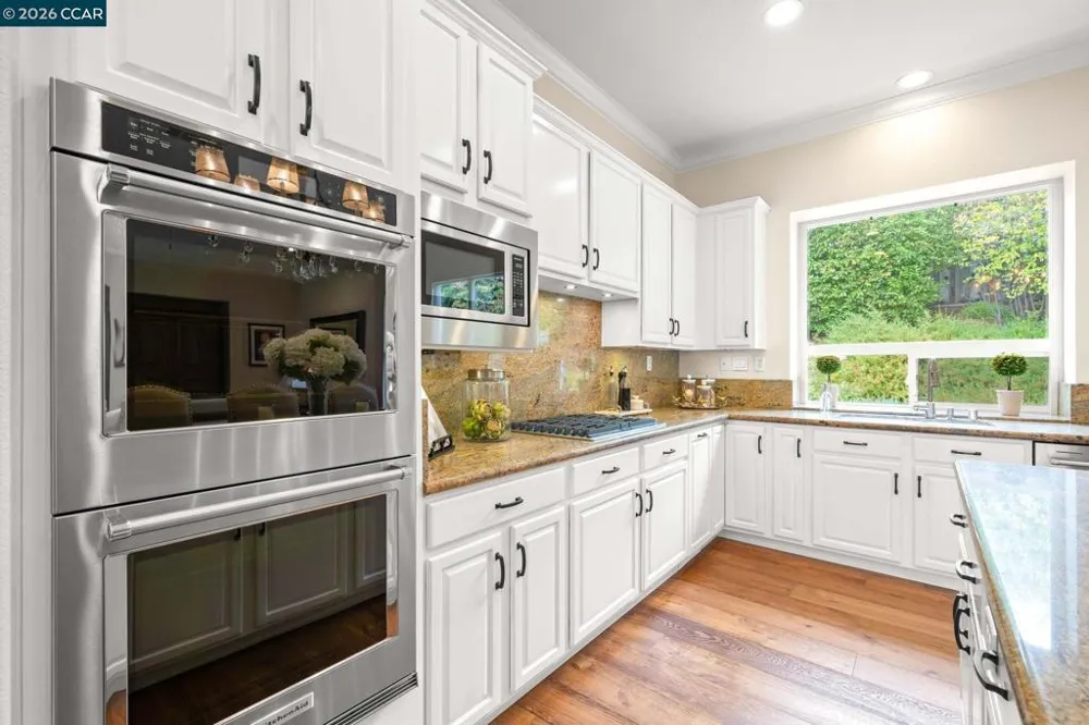 110 Forest Hill Dr Clayton, CA 94517