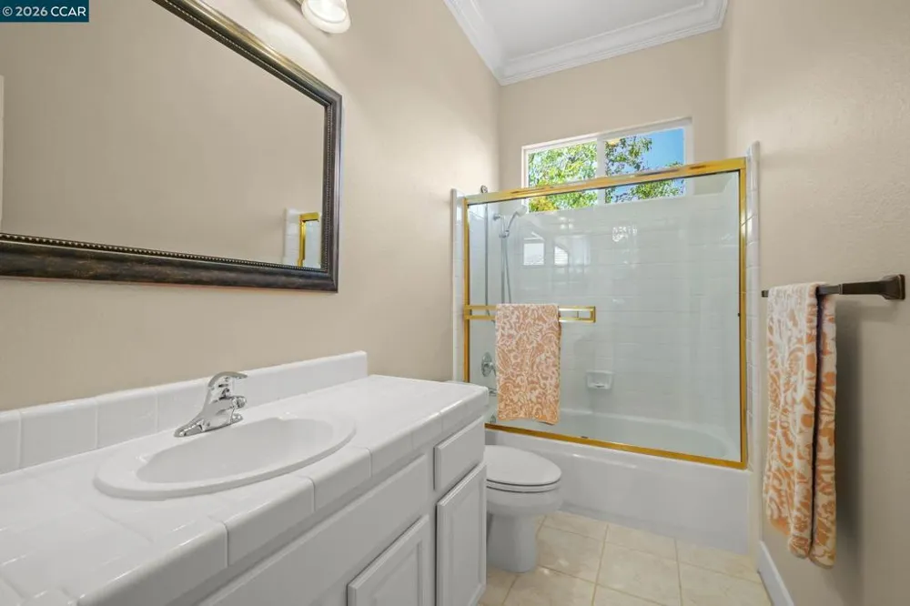 110 Forest Hill Dr Clayton, CA 94517