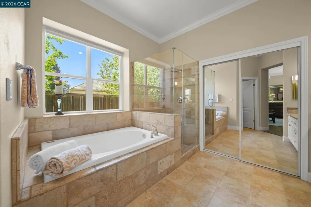 110 Forest Hill Dr Clayton, CA 94517