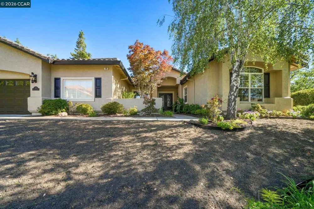 110 Forest Hill Dr Clayton, CA 94517