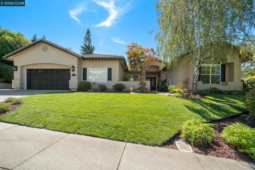 110 Forest Hill Dr Clayton, CA 94517