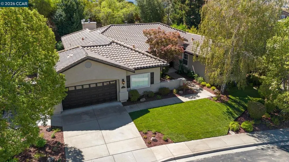 110 Forest Hill Dr Clayton, CA 94517