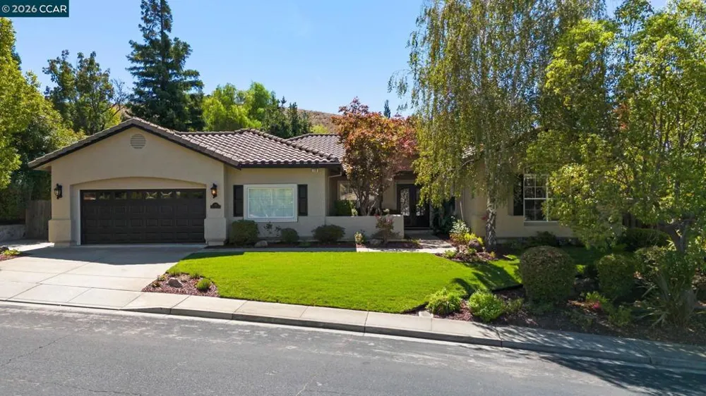 110 Forest Hill Dr Clayton, CA 94517