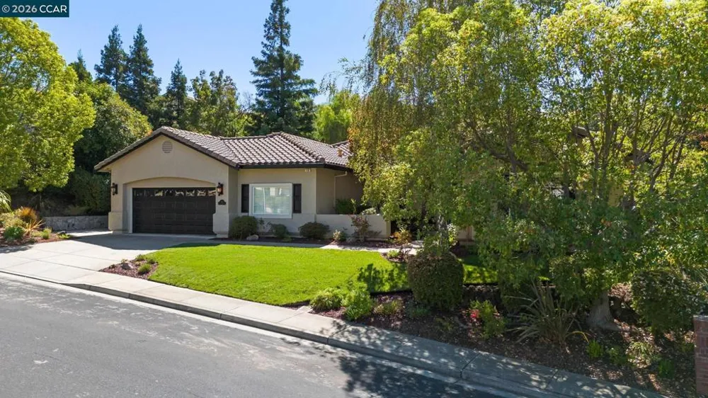 110 Forest Hill Dr Clayton, CA 94517