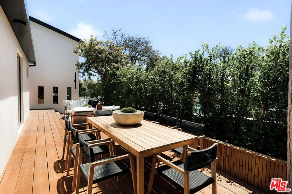 2202 California Avenue Santa Monica, CA 90403