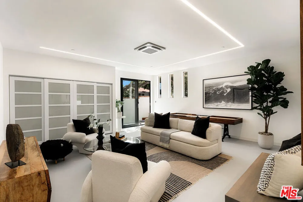 2202 California Avenue Santa Monica, CA 90403