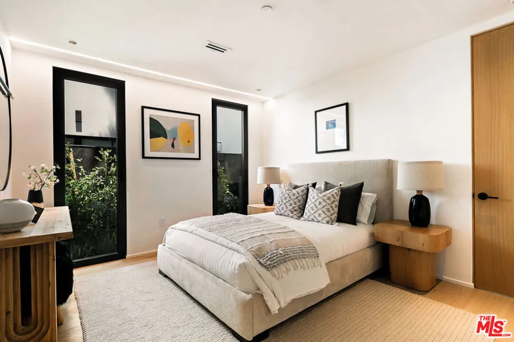2202 California Avenue Santa Monica, CA 90403