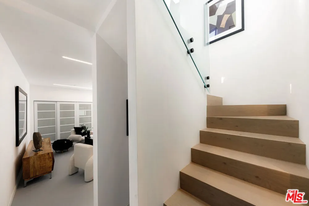 2202 California Avenue Santa Monica, CA 90403
