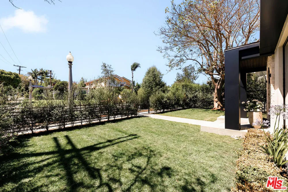 2202 California Avenue Santa Monica, CA 90403