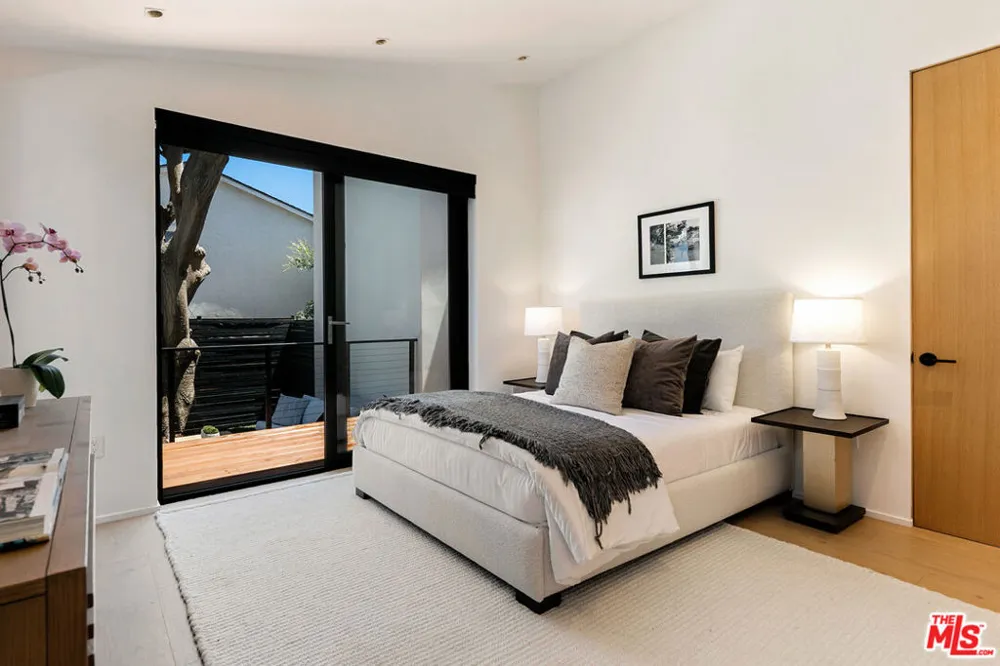 2202 California Avenue Santa Monica, CA 90403