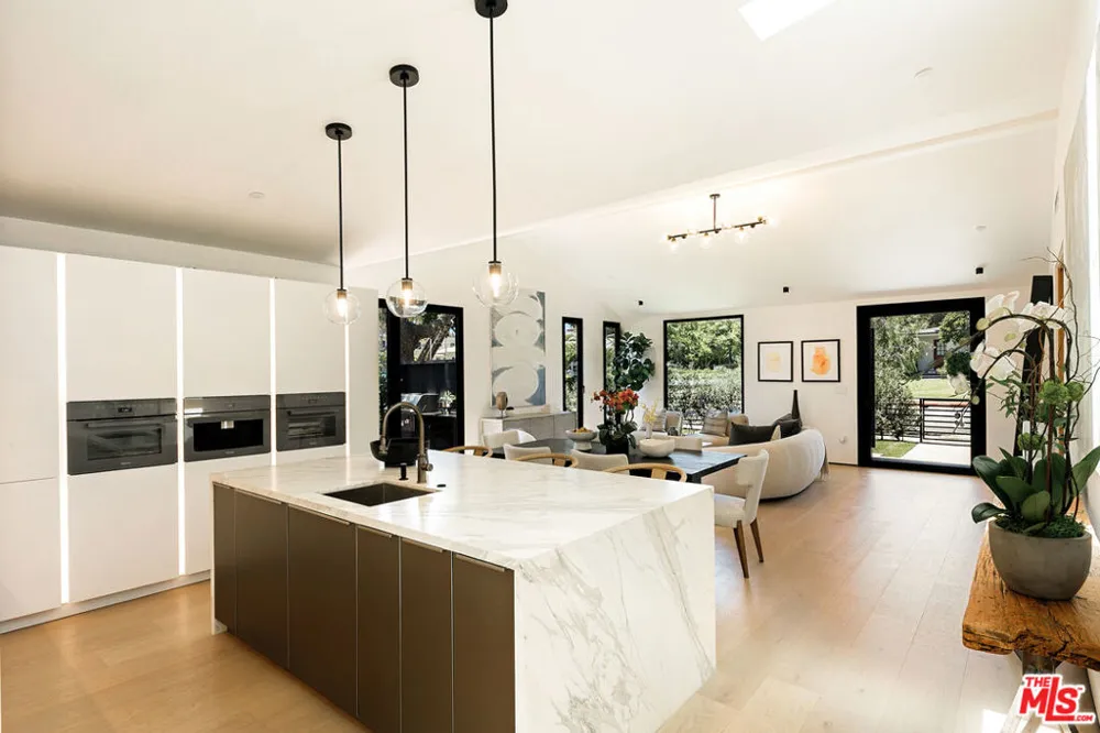 2202 California Avenue Santa Monica, CA 90403