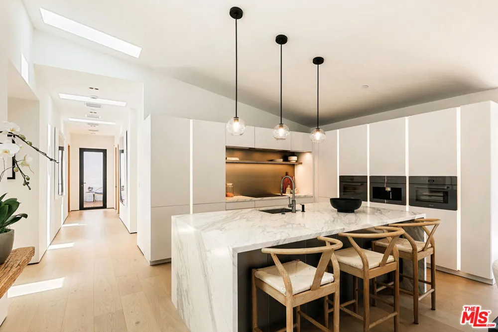 2202 California Avenue Santa Monica, CA 90403