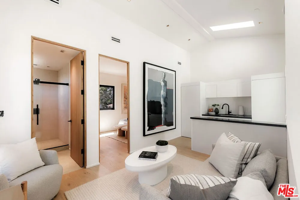 2202 California Avenue Santa Monica, CA 90403