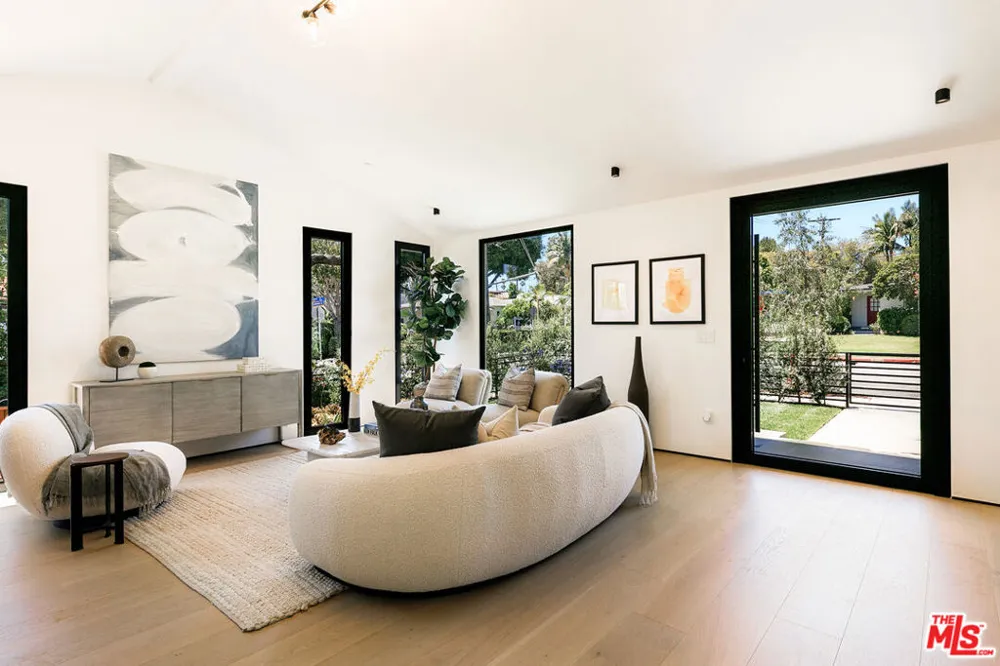2202 California Avenue Santa Monica, CA 90403