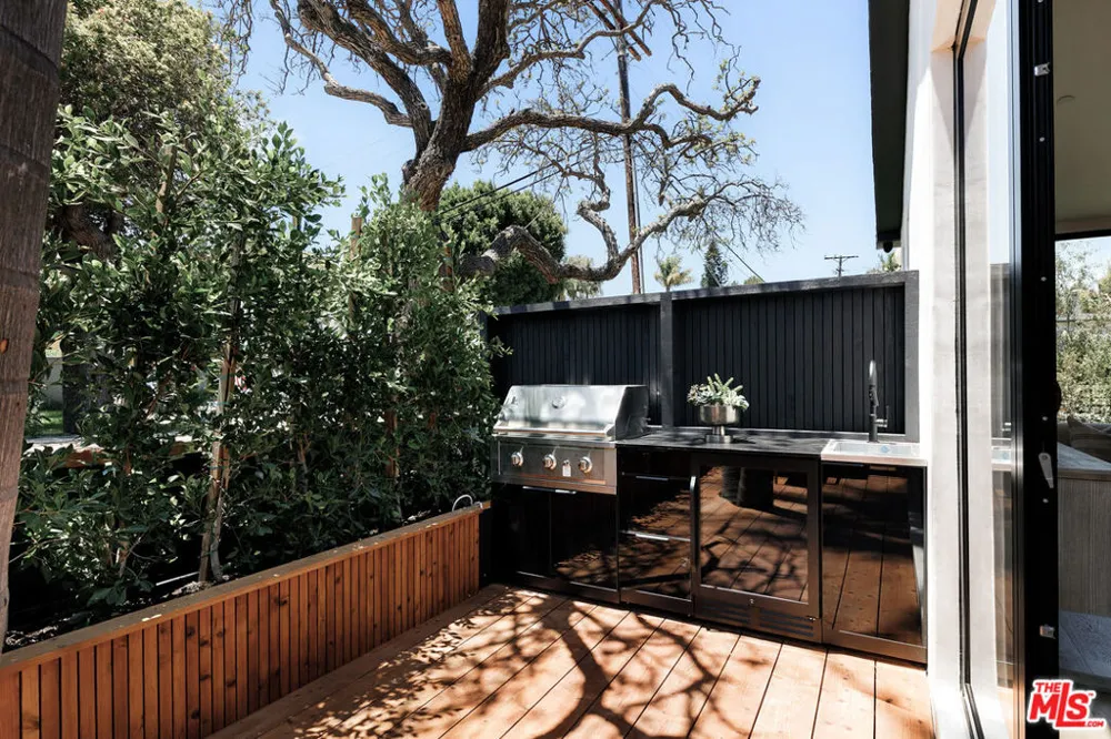 2202 California Avenue Santa Monica, CA 90403