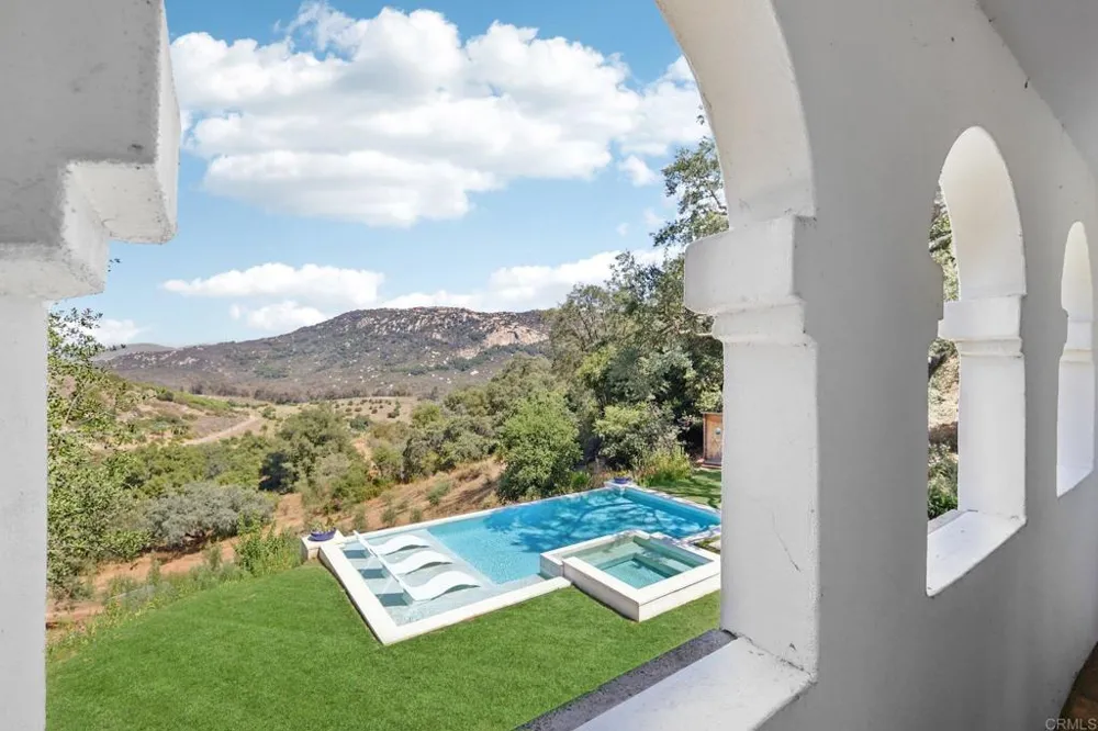 28295 Camino Estribo Temecula, CA 92590
